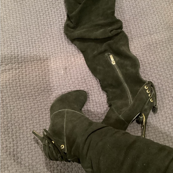 Boots - Picture 3 of 11